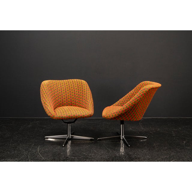 Mid-Century Modern Vintage Swivel Lounge Chairs, 1970s, Set of 2 For Sale - Image 3 of 18