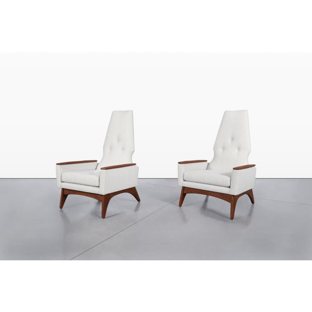 Kroehler Mfg. Co. Mid-Century Modern Sculptural Walnut Lounge Chairs by Kroehler For Sale - Image 4 of 15