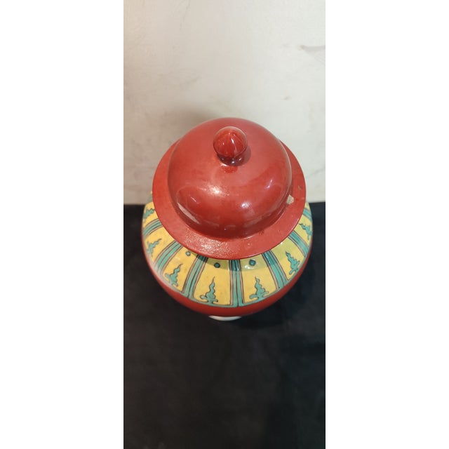 Chinese Ceramic Pot Qing Dynasty Kangxi Marked Red Ground Famille Verte Porcelain Ginger Jar Hand Painted Figures Story Pattern For Sale - Image 4 of 10