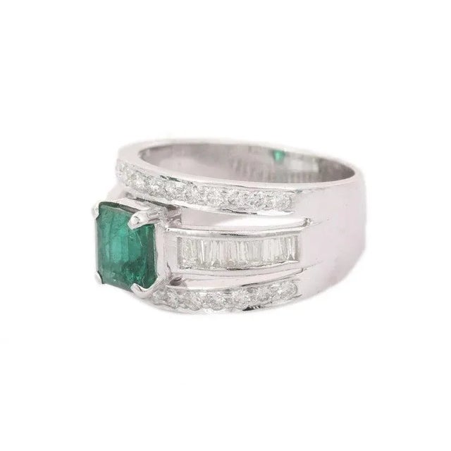 Emerald Diamond Engagement Band Ring, 1.36ct in 18k White Gold Size 7 For Sale In New York - Image 6 of 11