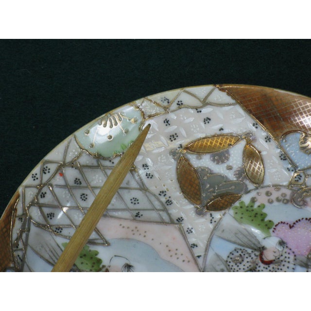 Plate / Saucer Antique Japanese Satsuma Figurine Oriental Japan Men, Ladies For Sale - Image 9 of 13
