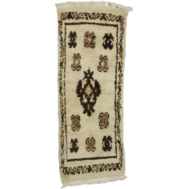 Textile Vintage Berber Moroccan Azilal Rug - 02'08 X 09'06 For Sale - Image 7 of 7