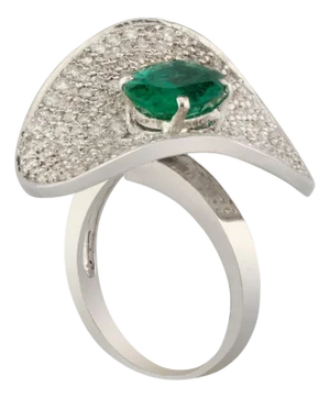 Natural Emerald Ring with 1.31 Carats Diamond & Emerald 1.94 Cts in 18k Gold