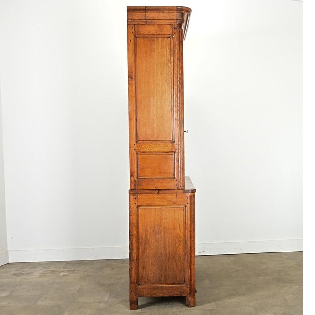 French 18th Century Carved Oak Buffet à Deux Corps For Sale In Baton Rouge - Image 6 of 10