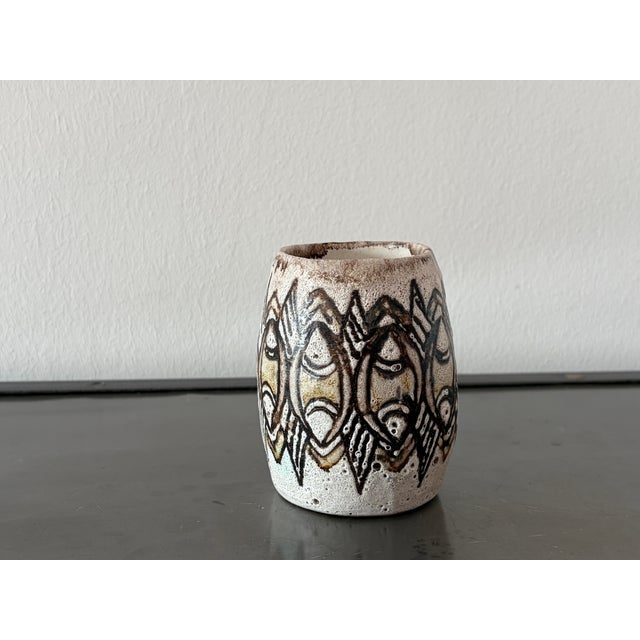 Brown Maritime Mug with Stylized Fish Motifs from Rügen Keramik, 1970 For Sale - Image 8 of 18