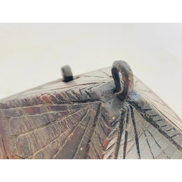 19th Century African Hand Carved Wooden Powder Box in Brown Color For Sale - Image 3 of 13