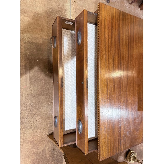 Early 19th Century Federal Inlaid Walnut Chest For Sale In New York - Image 6 of 9