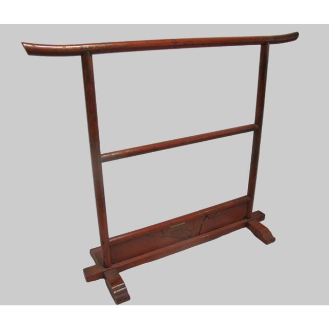 Early 20th Century Japanese Lacquer Display Rack With Painted Gilt Chrysanthemum Full Moon Design For Sale - Image 5 of 10