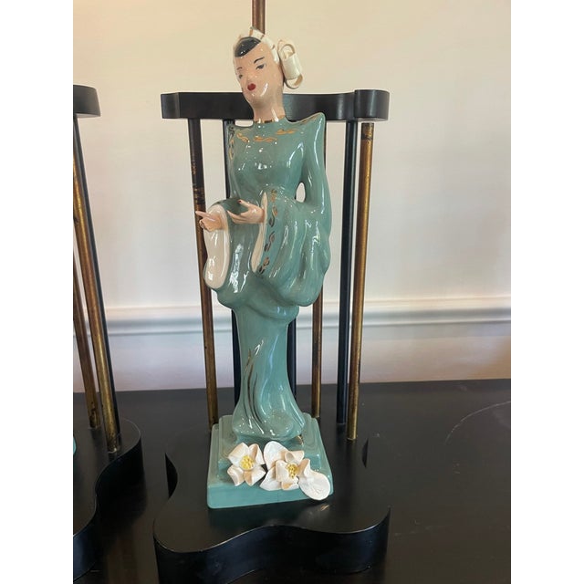 1940s Set of 2 Vintage Chinoiserie Figural Lamps by Walter Wilson "The Queen & the Groom" For Sale - Image 5 of 10