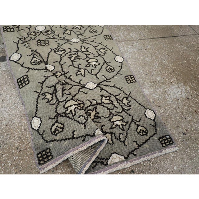 Gray Galerie Shabab Collection Mid-20th Century Turkish Anatolian Throw Rug For Sale - Image 8 of 9