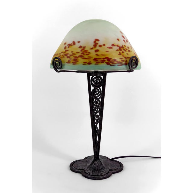 Discover this impressive mushroom lamp from the Art Nouveau-Art Deco transition period, dating back to the 1920s, a rare...