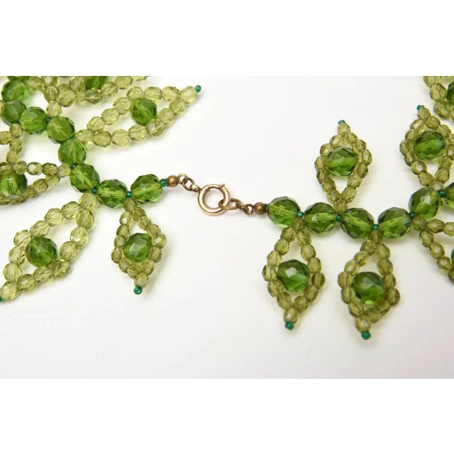Modern Vintage Coppola E Toppo Chartreuse Kelly Green Beaded Wrap Necklace Italian For Sale - Image 3 of 9