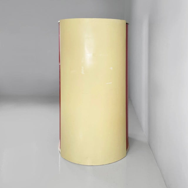 Italian Space Age Plastic Round Wardrobe by Fabio Lenci, 1970s For Sale - Image 4 of 18