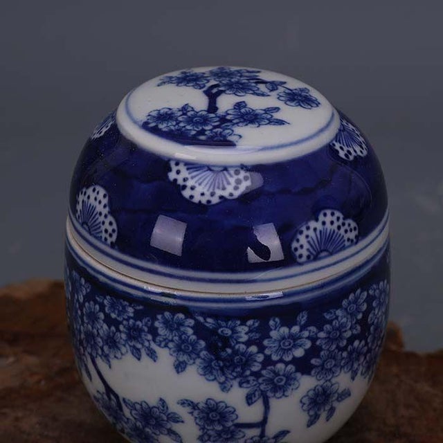 Asian Blue and White Porcelain Floral Tea Jar With Lid For Sale - Image 3 of 5