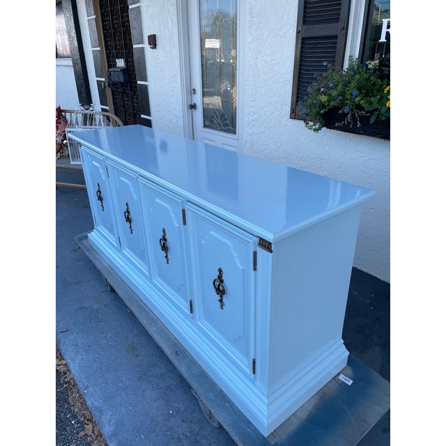 Traditional 1960s Stanley High-Gloss Blue Hydrangea Console/ Credenza With Brass Hardware For Sale - Image 3 of 11