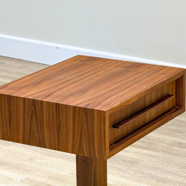 Mid-Century Modern Walnut Bedside Tables, Set of 2 For Sale - Image 4 of 14