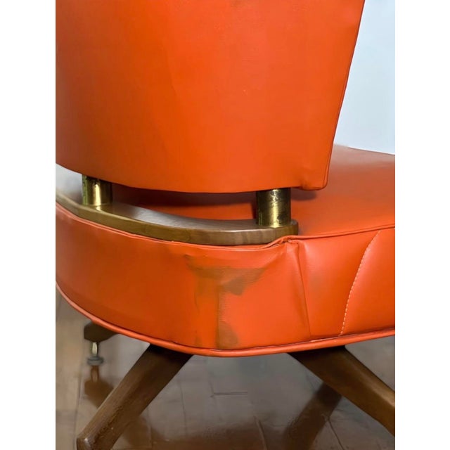 1960s Set of 3 Faux Leather Swivel Lounge Chairs Attributed to Kroehler For Sale - Image 15 of 18