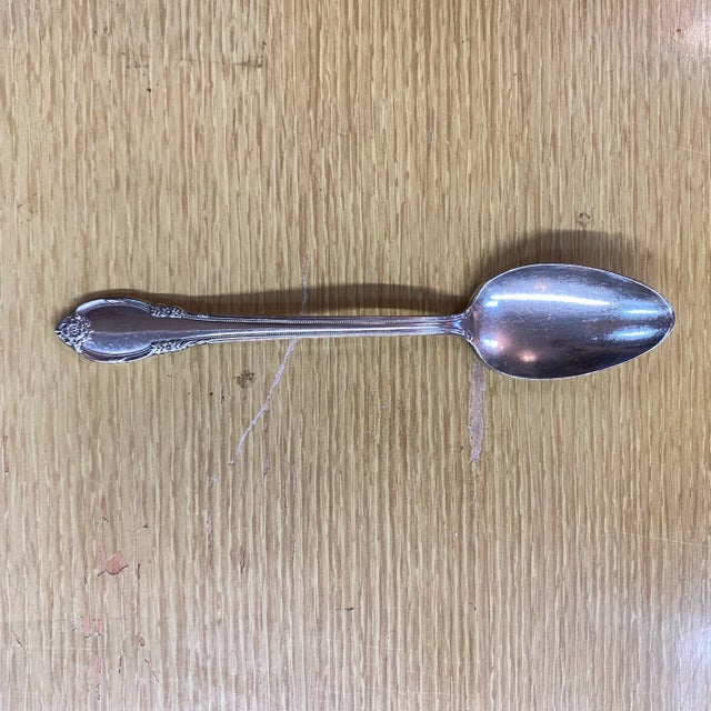 1960s Silverplate Flatware Set "Remembrance" by Rogers 62 Piece in Case For Sale - Image 5 of 12