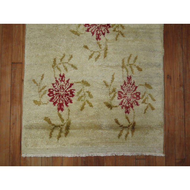 A mid-20th-century small Turkish Konya Rug Details rug no. 29483 size 2' 8" x 4' 4" (81 x 132 cm)