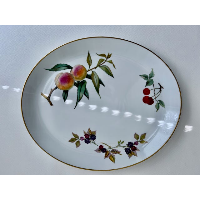 Mid 20th Century Royal Worcester Evesham Gold Platter & Bowl For Sale - Image 11 of 18