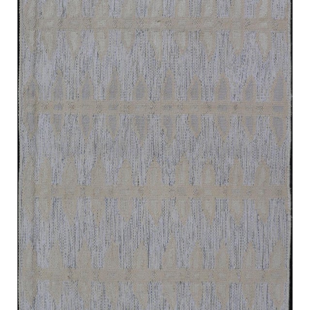 Modern Scandinavian Flat Weave Rug With Subtle Geometric Patterns in Soft Ivory and Muted Gray 3'0 X 5'5 For Sale In Atlanta - Image 6 of 9