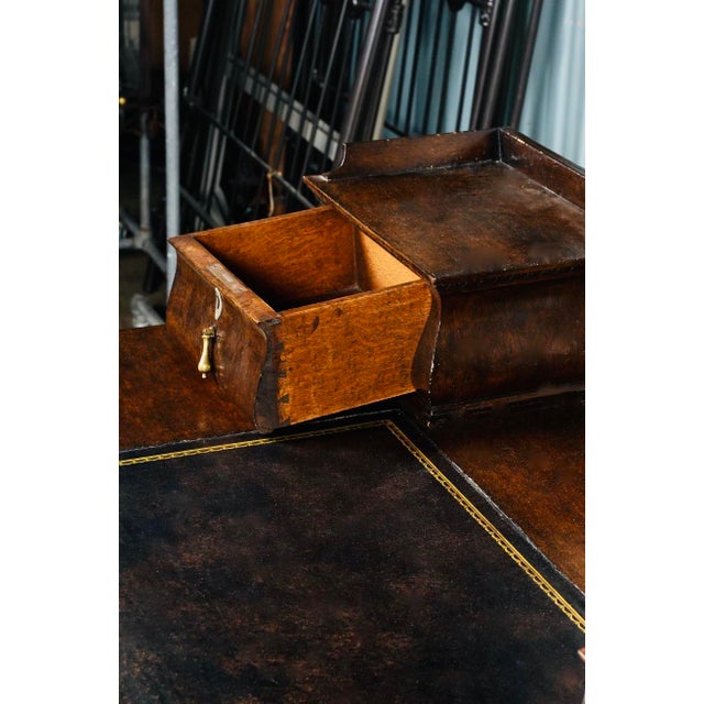 1920s English Georgian Revival Mahogany Kneehole Desk With Fretwork Gallery & Inset Leather Writing Surface For Sale In Los Angeles - Image 6 of 10