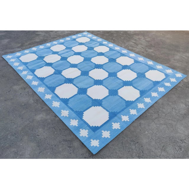 Mid-Century Modern Handmade Cotton Natural Vegetable Dyed Reversible Blue and White Box Pattern Vista Rug - 12'x15' For Sale - Image 3 of 11