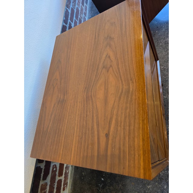 Brown 1960s Pair of Merton Gershun Iconic Walnut Nightstands, Attributed For Sale - Image 8 of 12