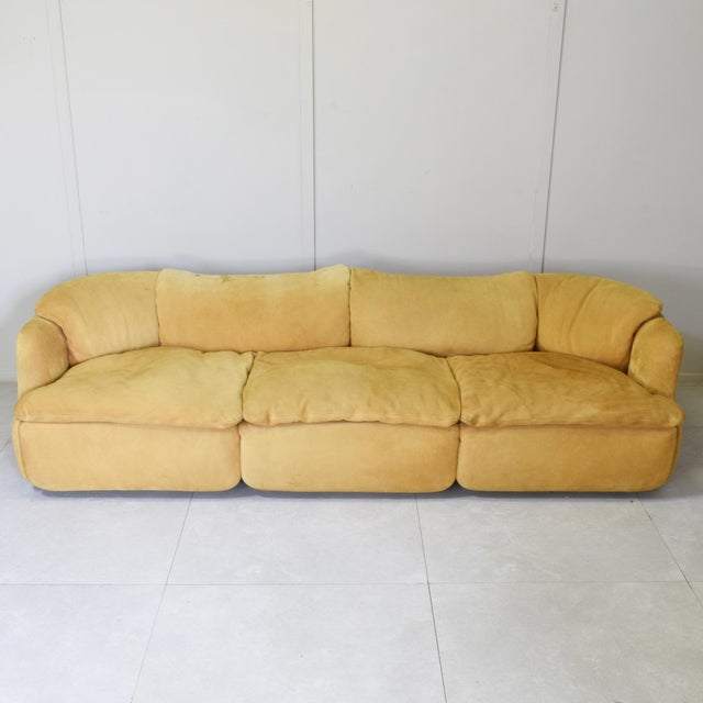 1970s Ochre Suede Three-Seater Modular Sofa by Alberto Rosselli for Saporiti, Italy, 1970s For Sale - Image 5 of 12