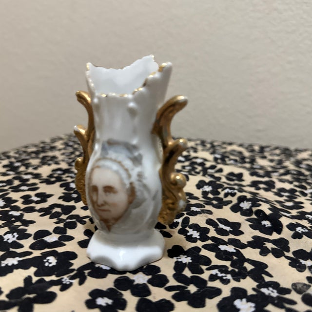 1960s Vintage Miniature Portrait Vase of Martha Washington With Gilded Accents For Sale - Image 5 of 10