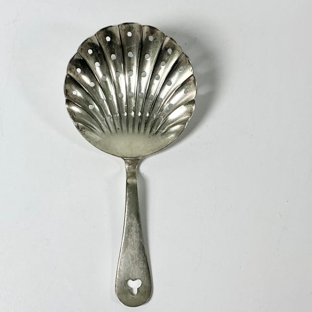 This is a lovely smaller Serving Spoon from USA silversmith company Barbour Silver. Originally the company was called...