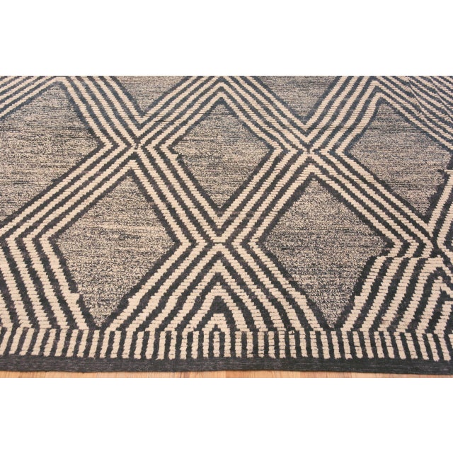 Early 21st Century Large Diamond Design Modern Rug For Sale - Image 5 of 7