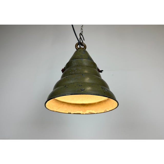 Industrial Aluminium Hanging Lamp in Green, 1970s For Sale - Image 13 of 14