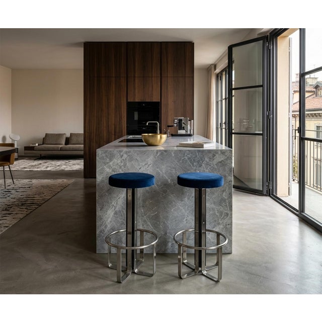 Vintage Blue Velvet and Chrome-Plated Metal Bar Stools, Italy, 1970s, Set of 2 For Sale - Image 4 of 6
