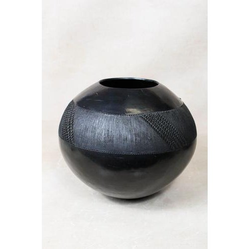Zulu Pot in Clay For Sale - Image 4 of 5