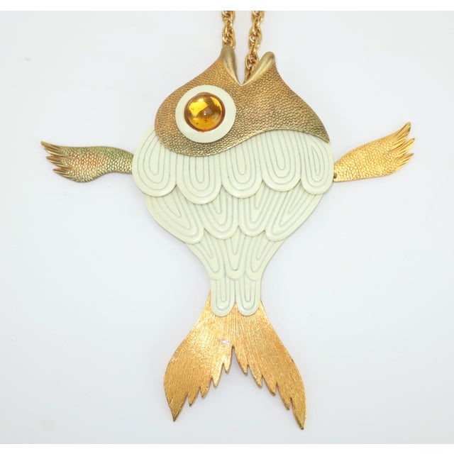 Metal 1960's Articulated Fish Pendant Rope Chain Necklace For Sale - Image 7 of 10