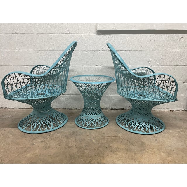Mid-Century Modern Mid 20th Century Russell Woodard Web Spun Fiberglass Chairs and Round Table, Attributed, 3 Pieces For Sale - Image 3 of 4