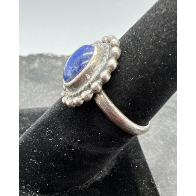 Vintage Navajo Lapis Lazuli Sterling Ring (Size 7.75) For Sale - Image 4 of 11