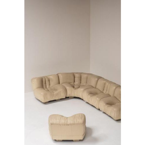 Modular Sofa in Beige Leather attributed to Rossi Di Albizzate, Italy, 1970s, Set of 5 For Sale - Image 11 of 17