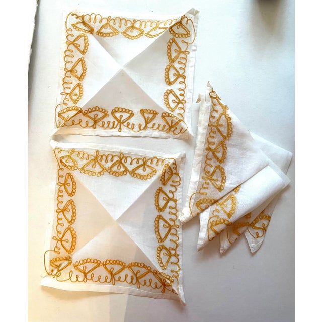 Vintage Embroidered White Organza Tablecloth, With 6 Matching Napkins For Sale - Image 4 of 13