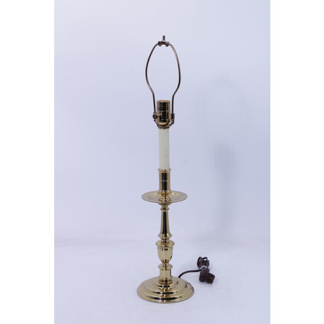 Traditional 1980s Pair of Virginia Metalcrafters Brass Candlestick Lamps For Sale - Image 3 of 11