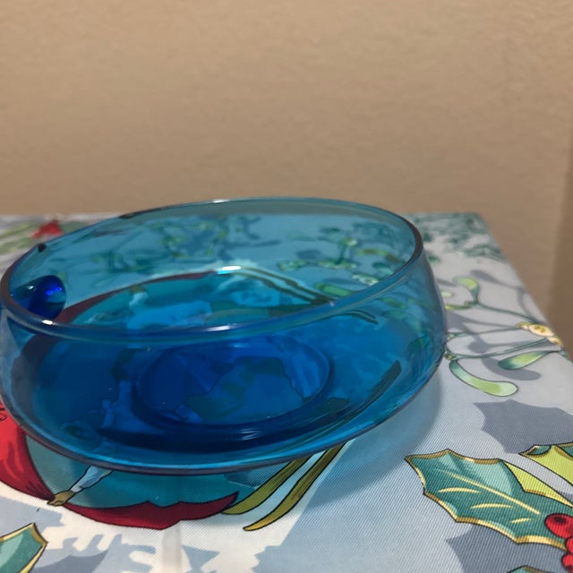 Vintage Mid-Century Modern Empoli Italian Hand-Blown Blue Art Glass Bowl With Curled Applied Handle For Sale - Image 4 of 7