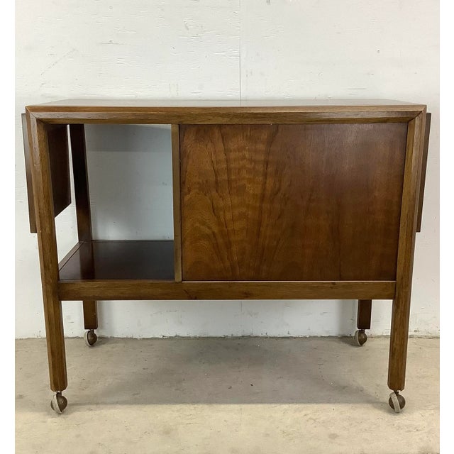 Mid-Century Walnut Bar Cart With Extendable Leaves For Sale In Philadelphia - Image 6 of 12