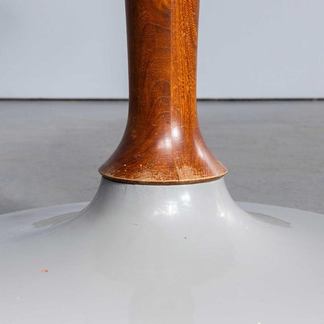 1950’s Round Mid Century Dining Table 120cm Diameter. High-quality dining table in a very practical 120cm size. The base...