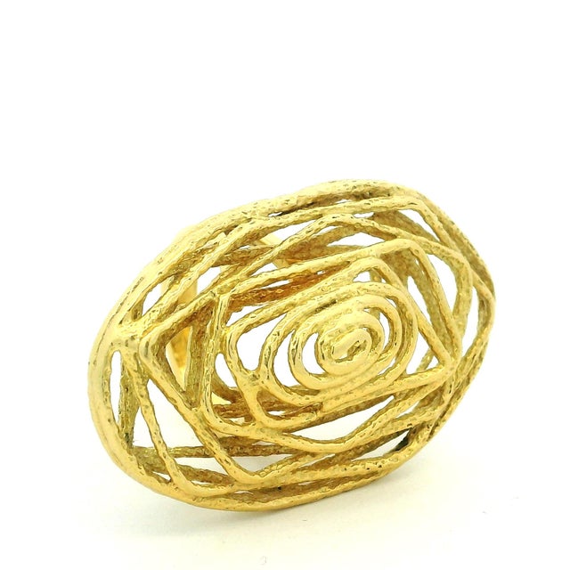 1970s 1970s Italian Modernist 18k Gold Openwork Spiral Statement Ring, Size 6 For Sale - Image 5 of 15