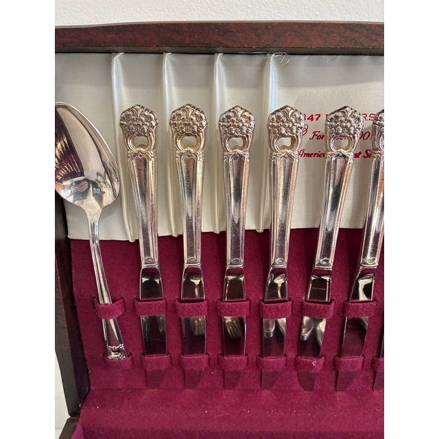 1847 Rogers Bros Eternally Yours Silverplate Flatware, 52-Piece Set With Chest For Sale In Oklahoma City - Image 6 of 12