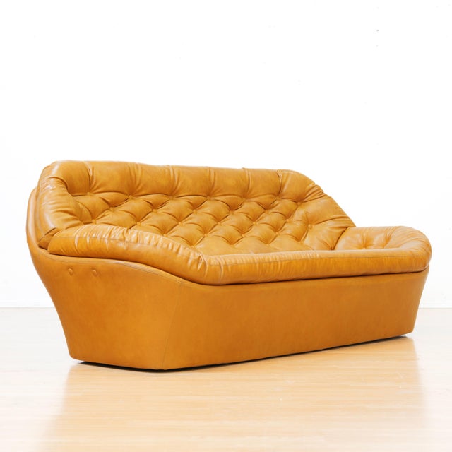 Sculptural 1970s Tufted Camel Lounge Chair & Sofa Set For Sale - Image 9 of 18