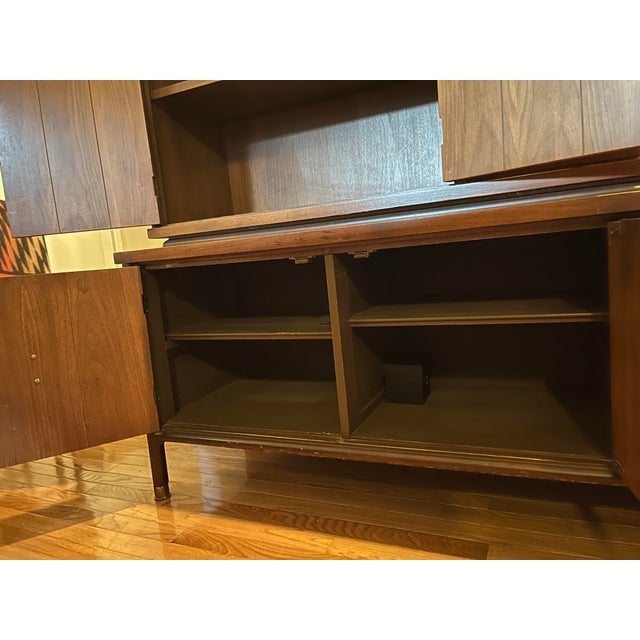 Wood 1950s Mid-Century Modern Wood Hutch / China Cabinet With Brass Hardware For Sale - Image 7 of 12