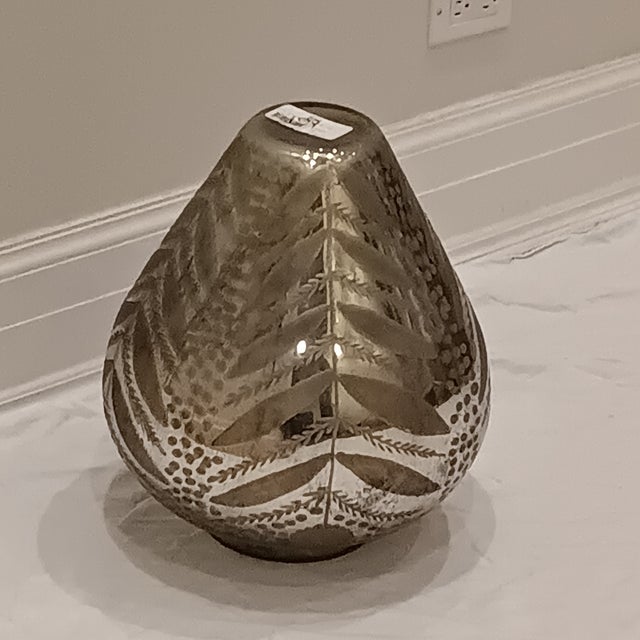 Vintage Antique Mercury Glass Vase With Hand Painted Raised Textured Gold Leaf Motif For Sale In Chicago - Image 6 of 10