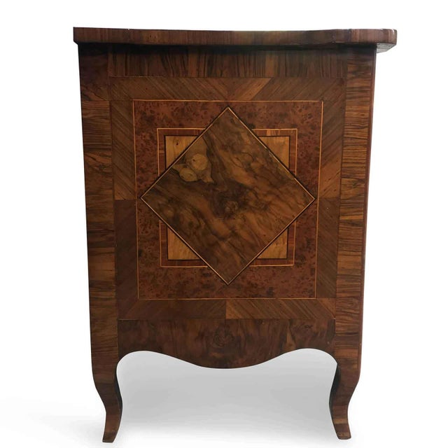 Emilian Chest of Drawers, 1700s For Sale - Image 3 of 9